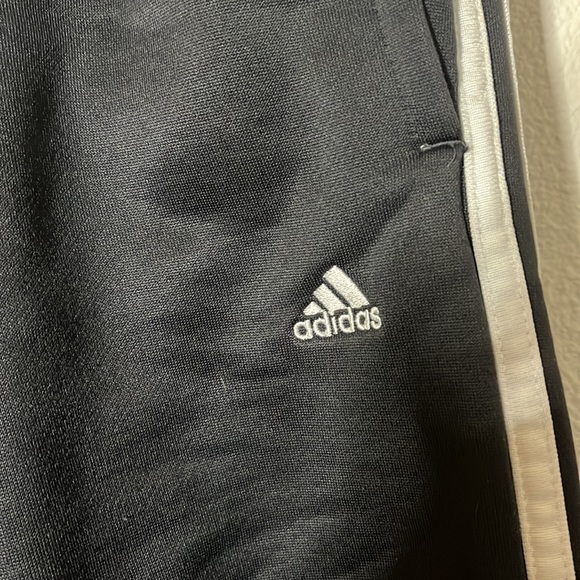Y2K Adidas flared athletic trousers - Picture 4 of 6